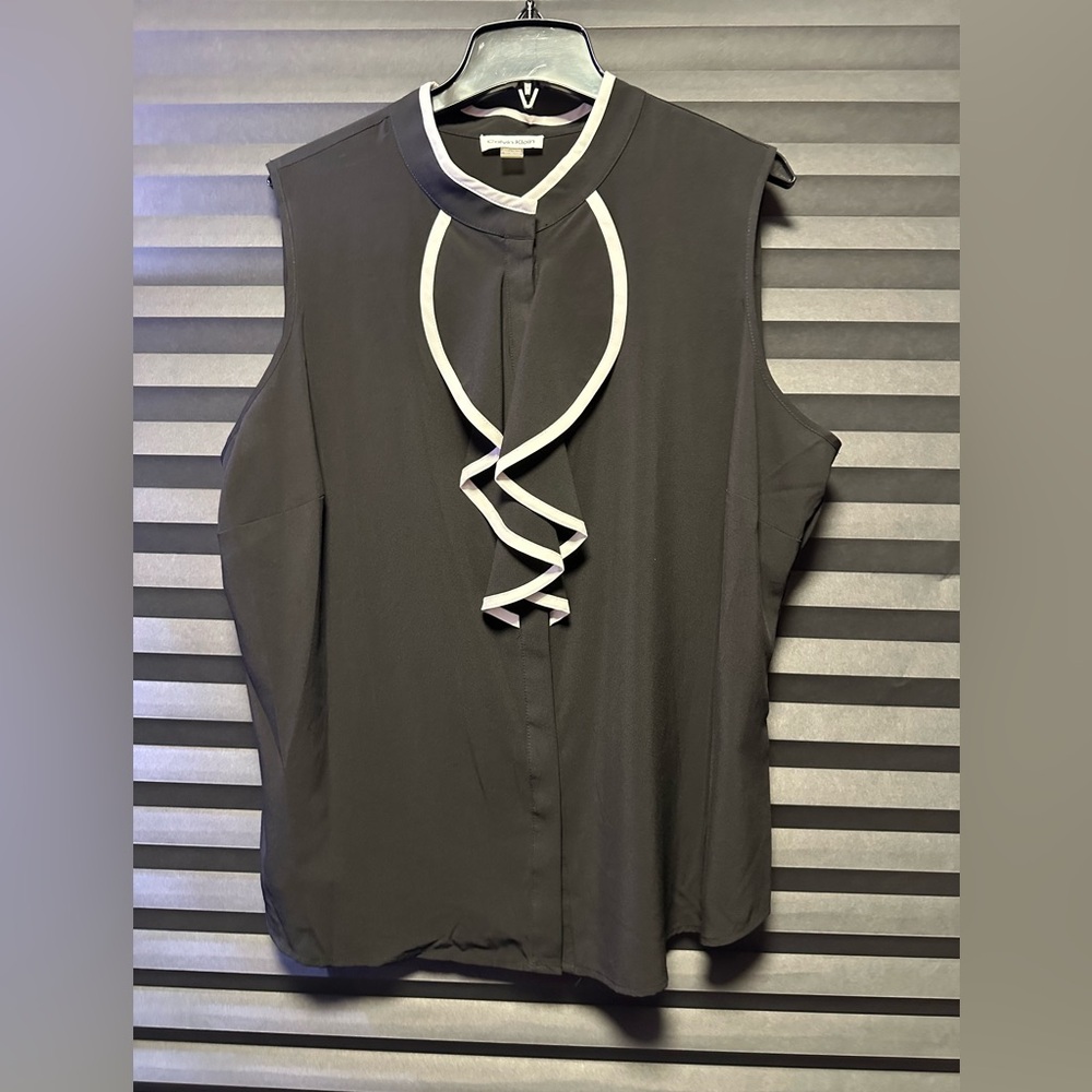 Calvin Klein
Women's Sleeveless Ruffle Front Blouse 1X
